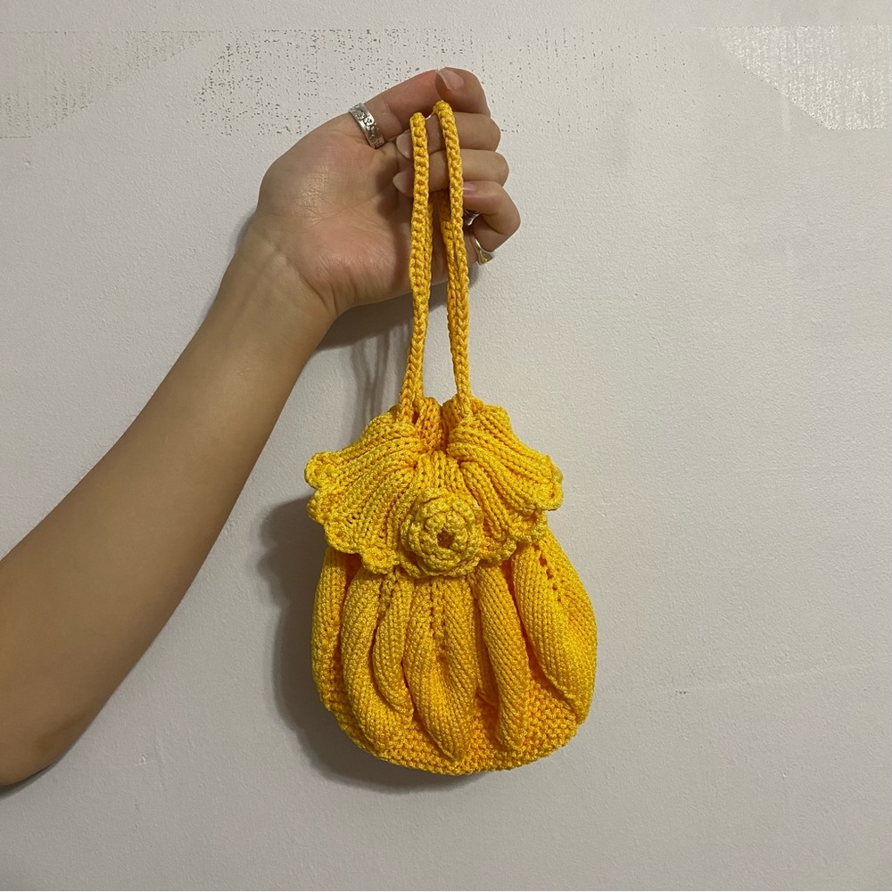 vintage golden butter yellow knit/crochet wristlet pouch drawstring bag